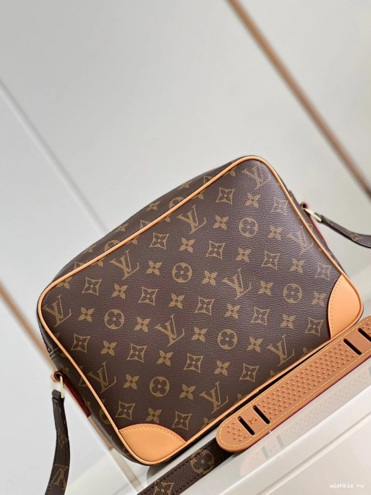 WIS MESSENGER LOUIS VUITTON 0724